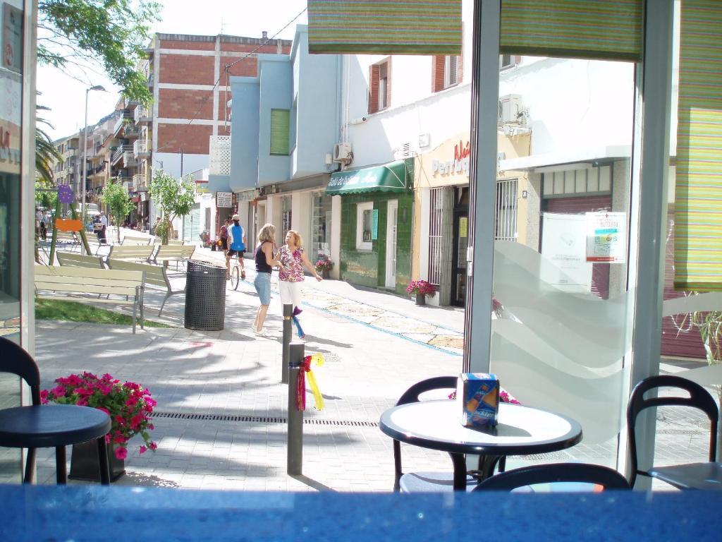 Hostal Puig Rom Roses Bagian luar foto