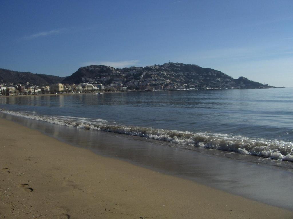 Hostal Puig Rom Roses Bagian luar foto