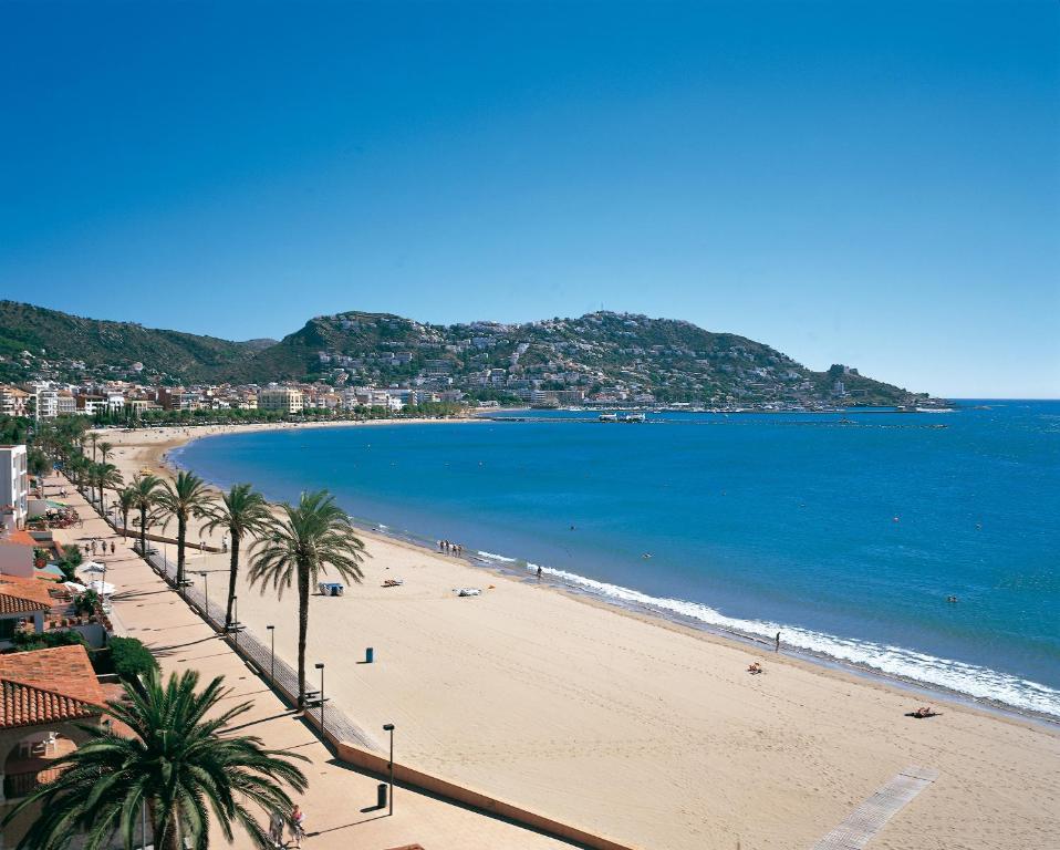Hostal Puig Rom Roses Bagian luar foto